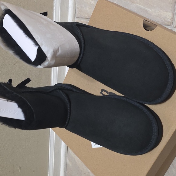 NWB UGG WOMEN'S MINI BAILEY BOW II - Picture 5 of 6